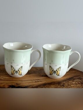 Set Of 2 LENOX Porcelain BUTTERFLY MEADOW Pattern 11oz Coffee MUG Cup 3¾" Tall
